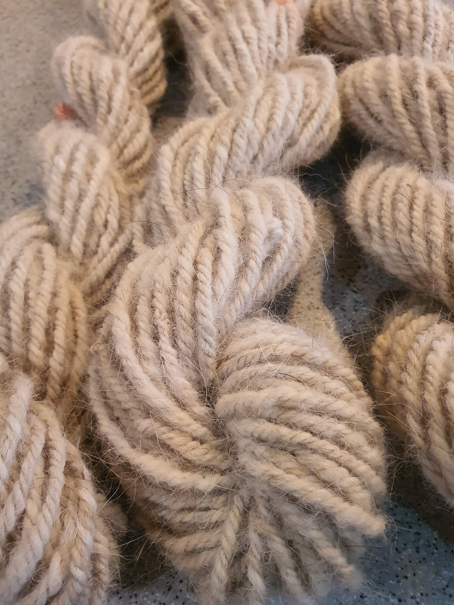 Pet fur yarn - Spinning service (Chiengora). Your pet's fur hand spun into yarn. Dogs, cats, rabbits, fur yarn.