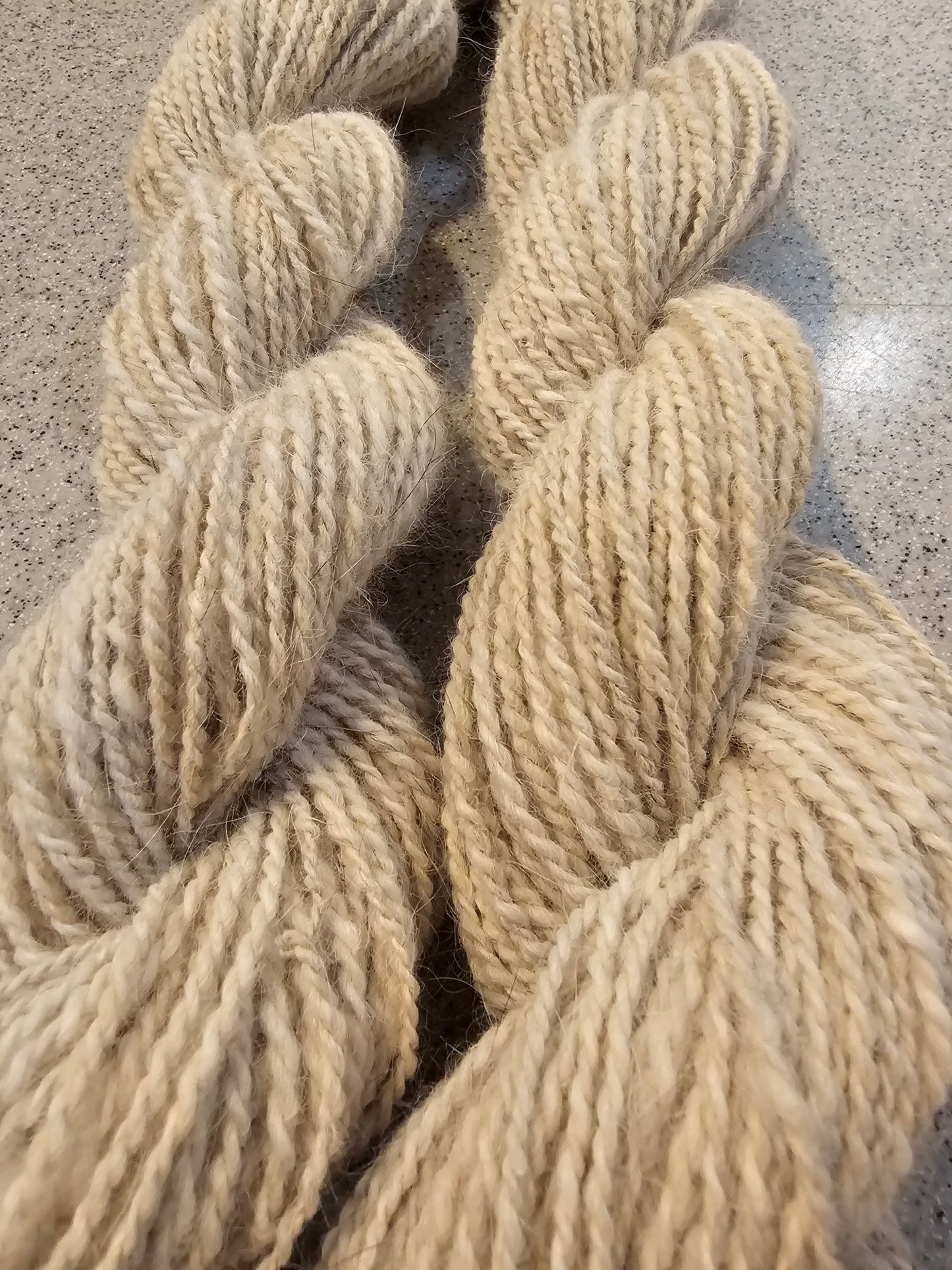 Pet fur yarn - Spinning service (Chiengora). Your pet's fur hand spun into yarn. Dogs, cats, rabbits, fur yarn.