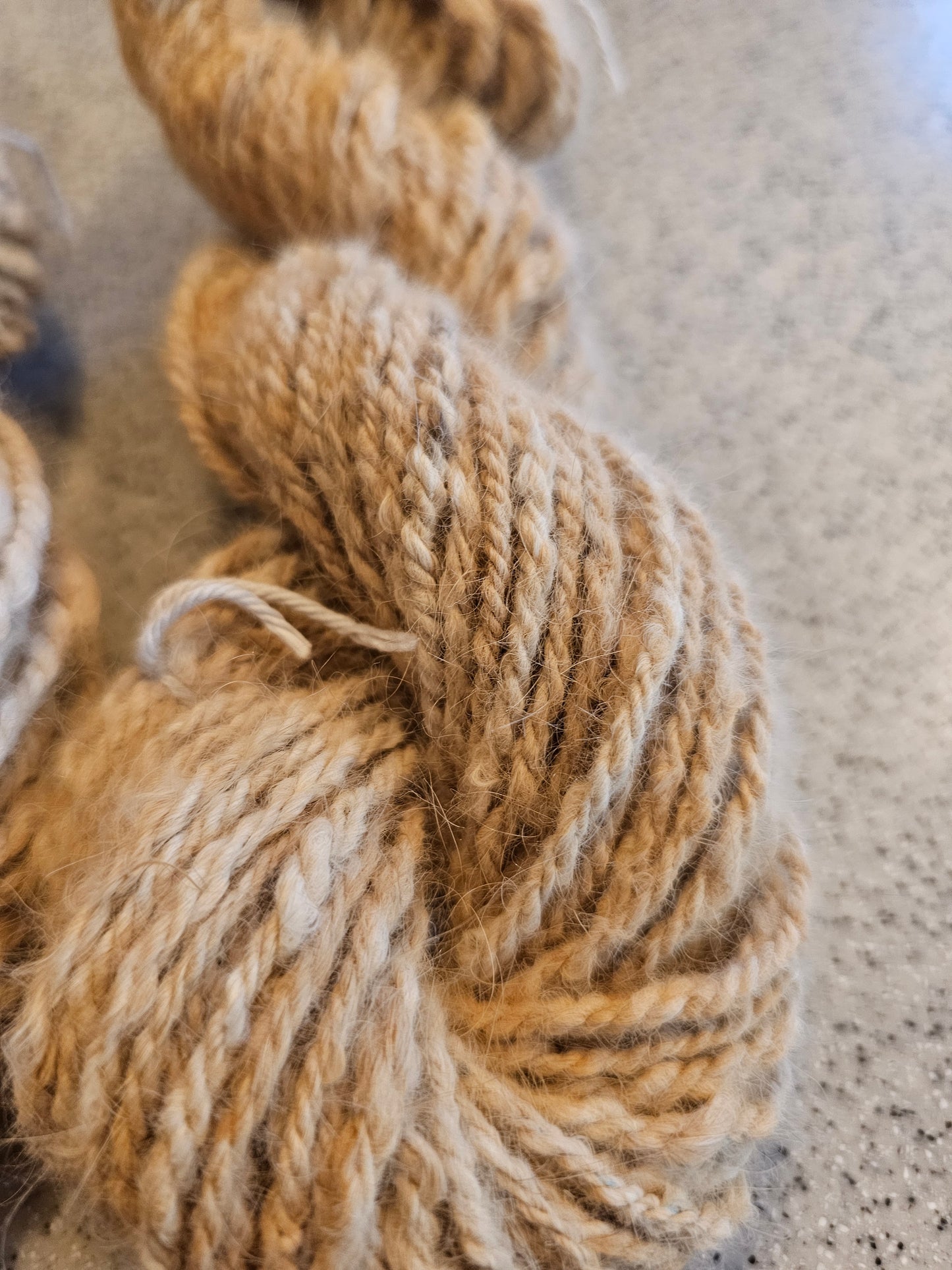 Pet fur yarn - Spinning service (Chiengora). Your pet's fur hand spun into yarn. Dogs, cats, rabbits, fur yarn.