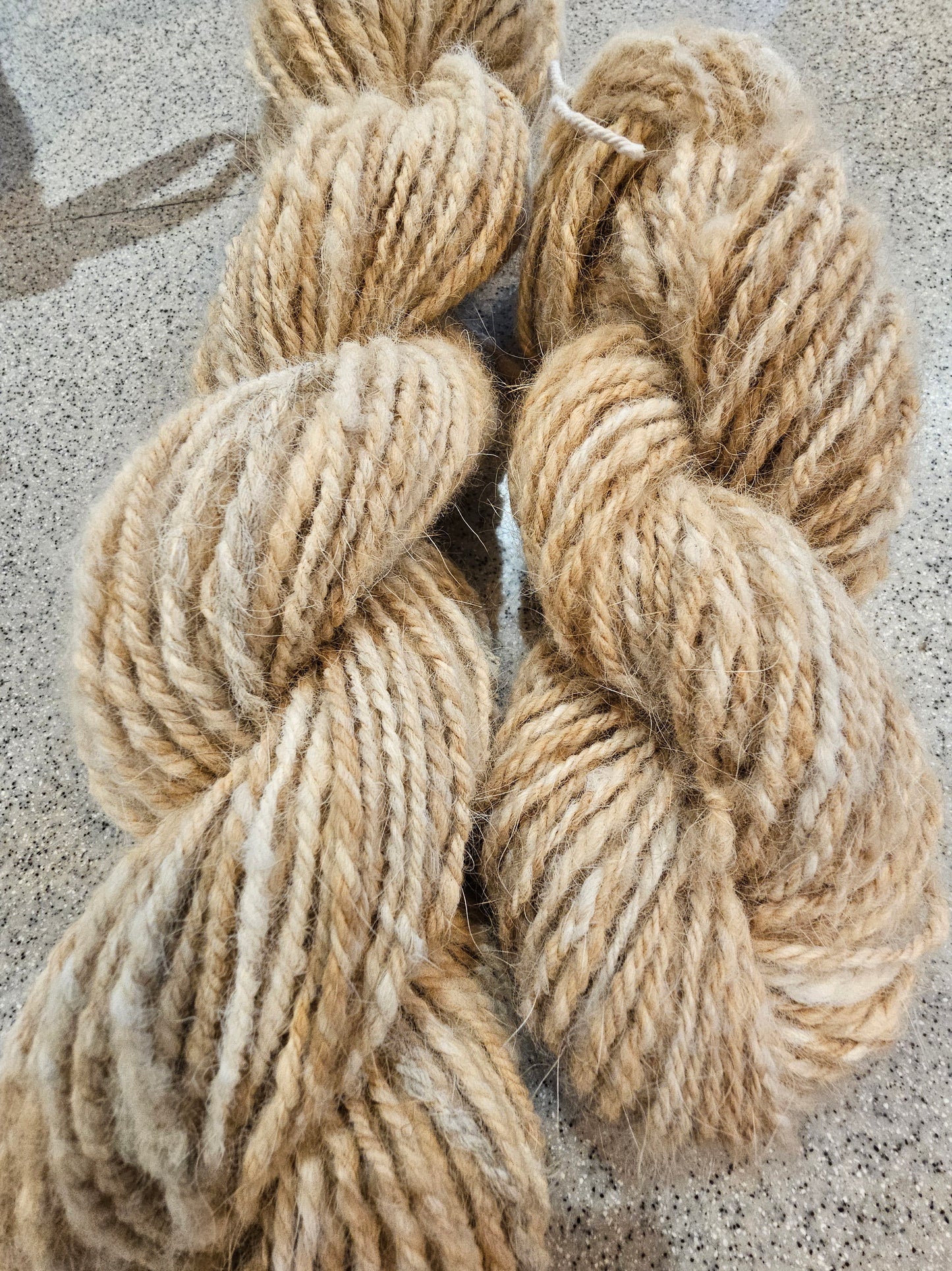 Pet fur yarn - Spinning service (Chiengora). Your pet's fur hand spun into yarn. Dogs, cats, rabbits, fur yarn.