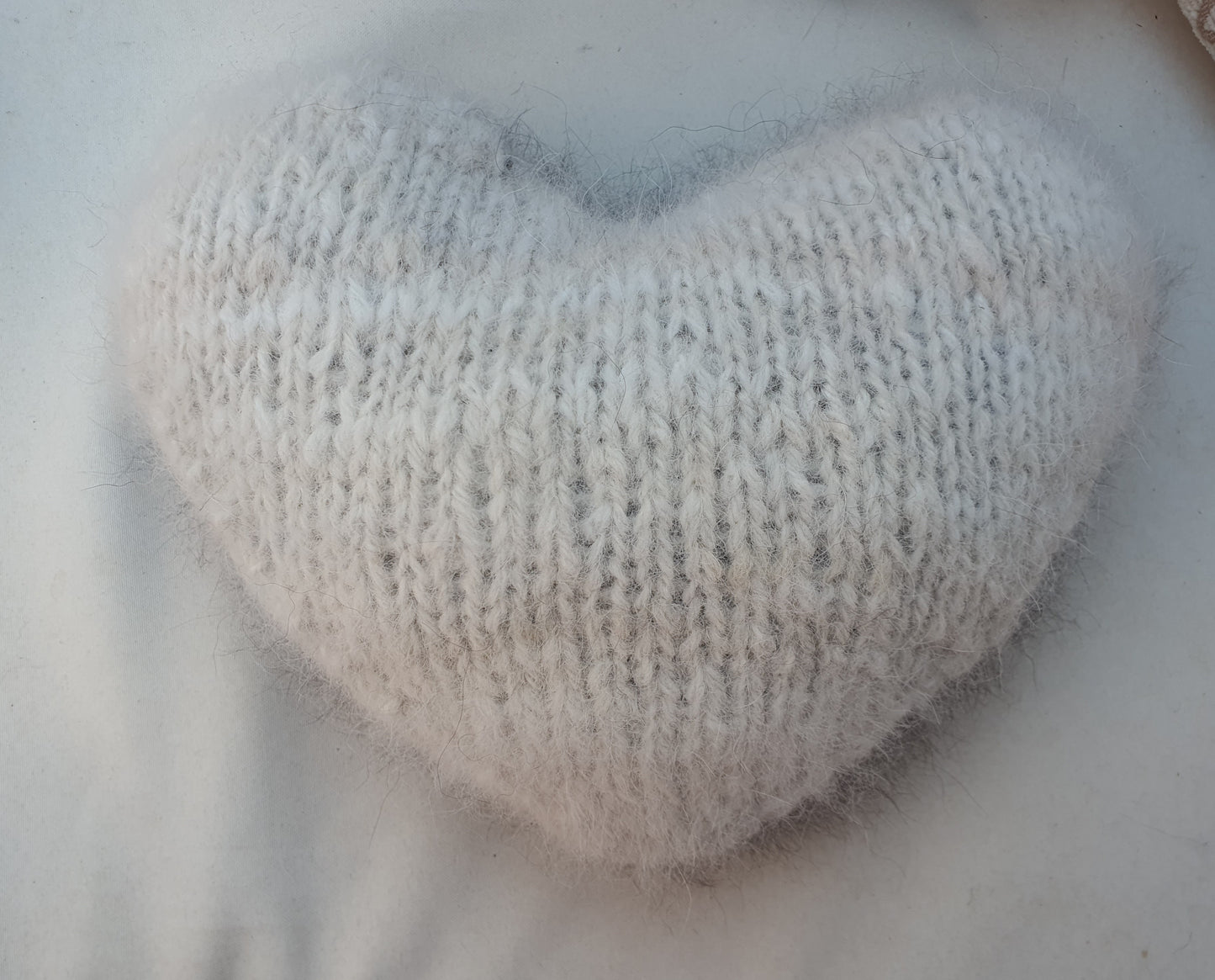 Pet fur yarn heart keepsake. Have your pets fur turned into something you can keep forever. Dog, cat, rabbit, memorial/keepsake cheingora