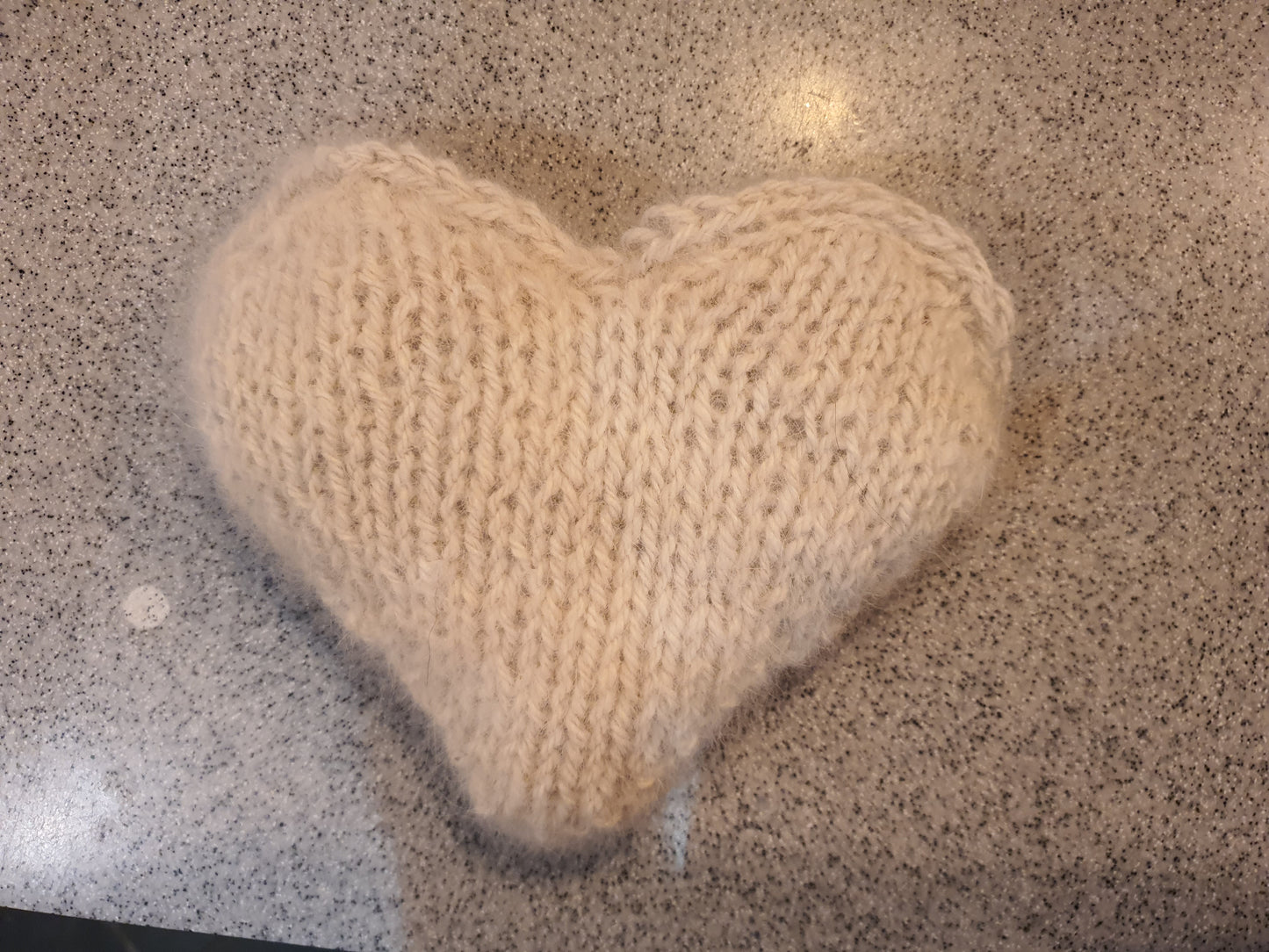 Pet fur yarn heart keepsake. Have your pets fur turned into something you can keep forever. Dog, cat, rabbit, memorial/keepsake cheingora