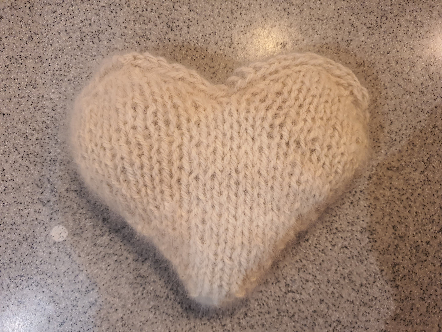 Pet fur yarn heart keepsake. Have your pets fur turned into something you can keep forever. Dog, cat, rabbit, memorial/keepsake cheingora