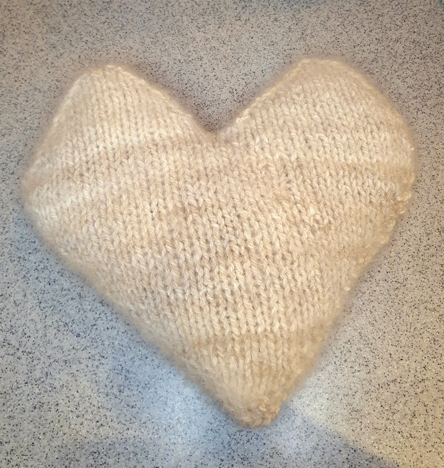 Pet fur yarn heart keepsake. Have your pets fur turned into something you can keep forever. Dog, cat, rabbit, memorial/keepsake cheingora