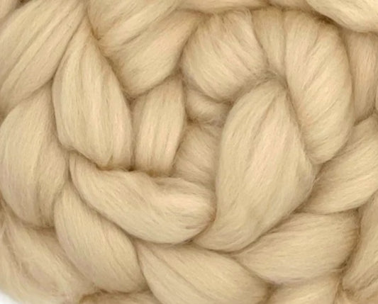 Merino wool roving - skintone colour