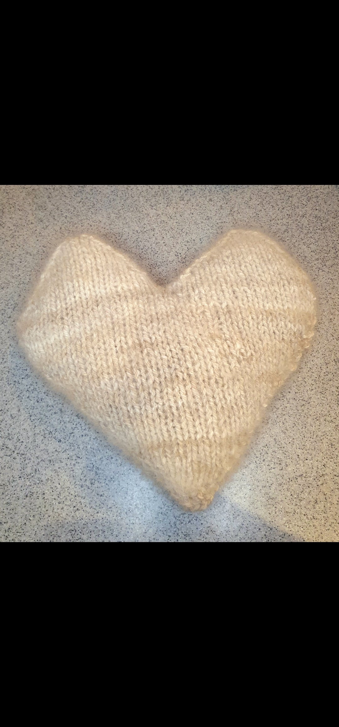 Pet fur yarn heart keepsake. Have your pets fur turned into something you can keep forever. Dog, cat, rabbit, memorial/keepsake cheingora