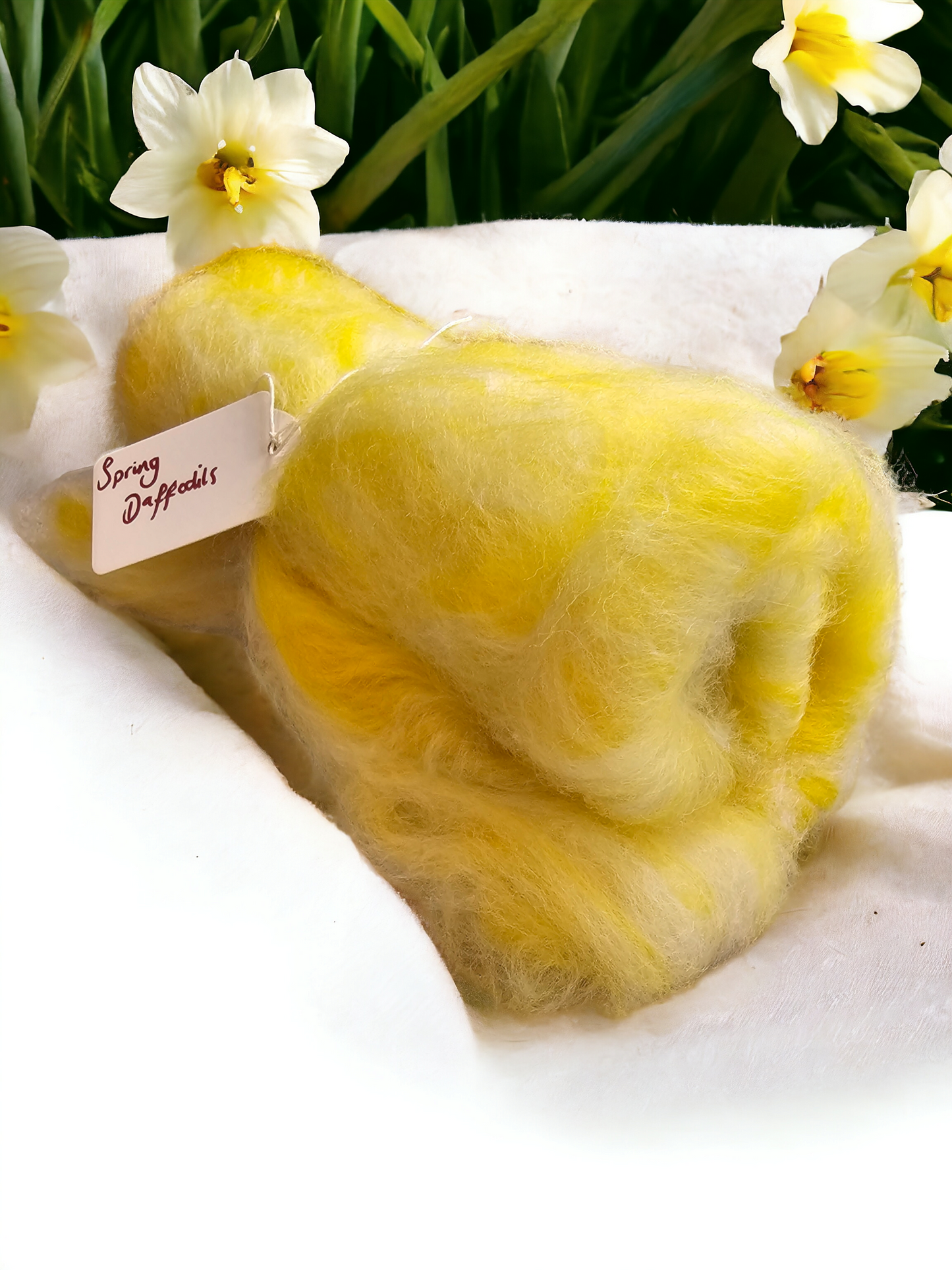 Spring Daffodils. Beautiful wool batt perfect for spinning into yarn, felting or weaving.