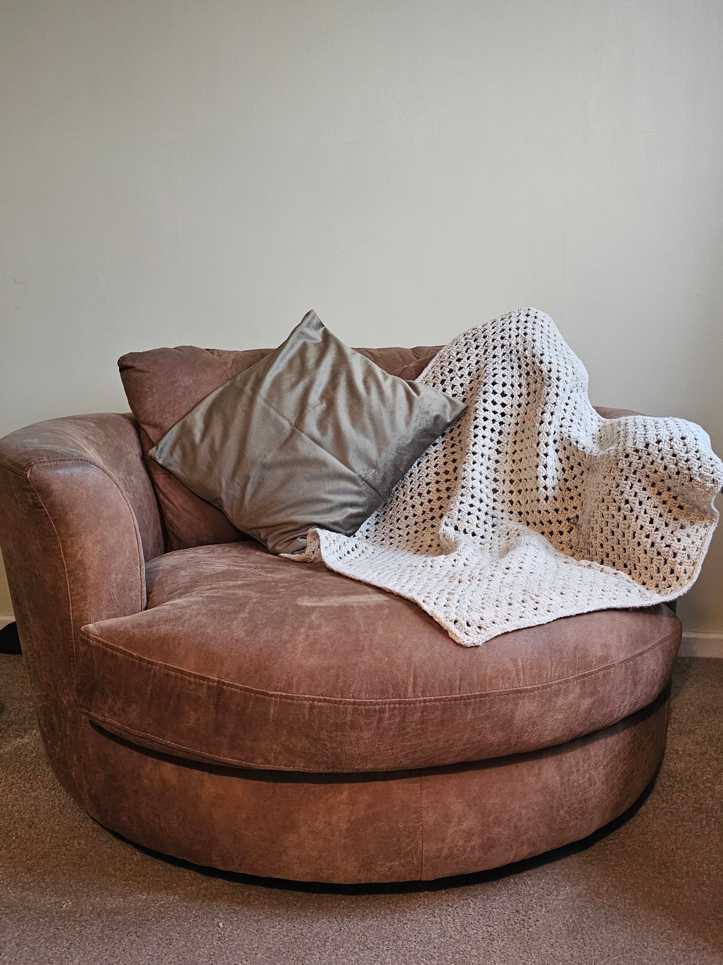 Handmade items made from handspun yarn. (Pet fur yarn and sheeps wool yarn).