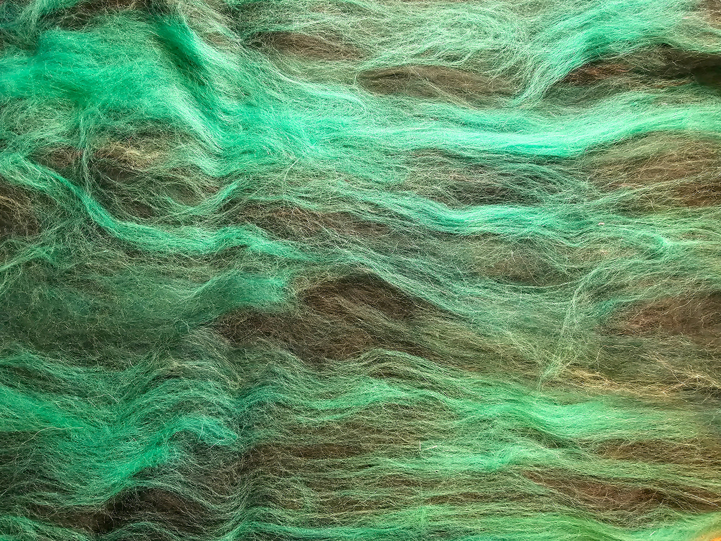 Ivy Green. Beautiful wool batt perfect for spinning into yarn, felting or weaving.