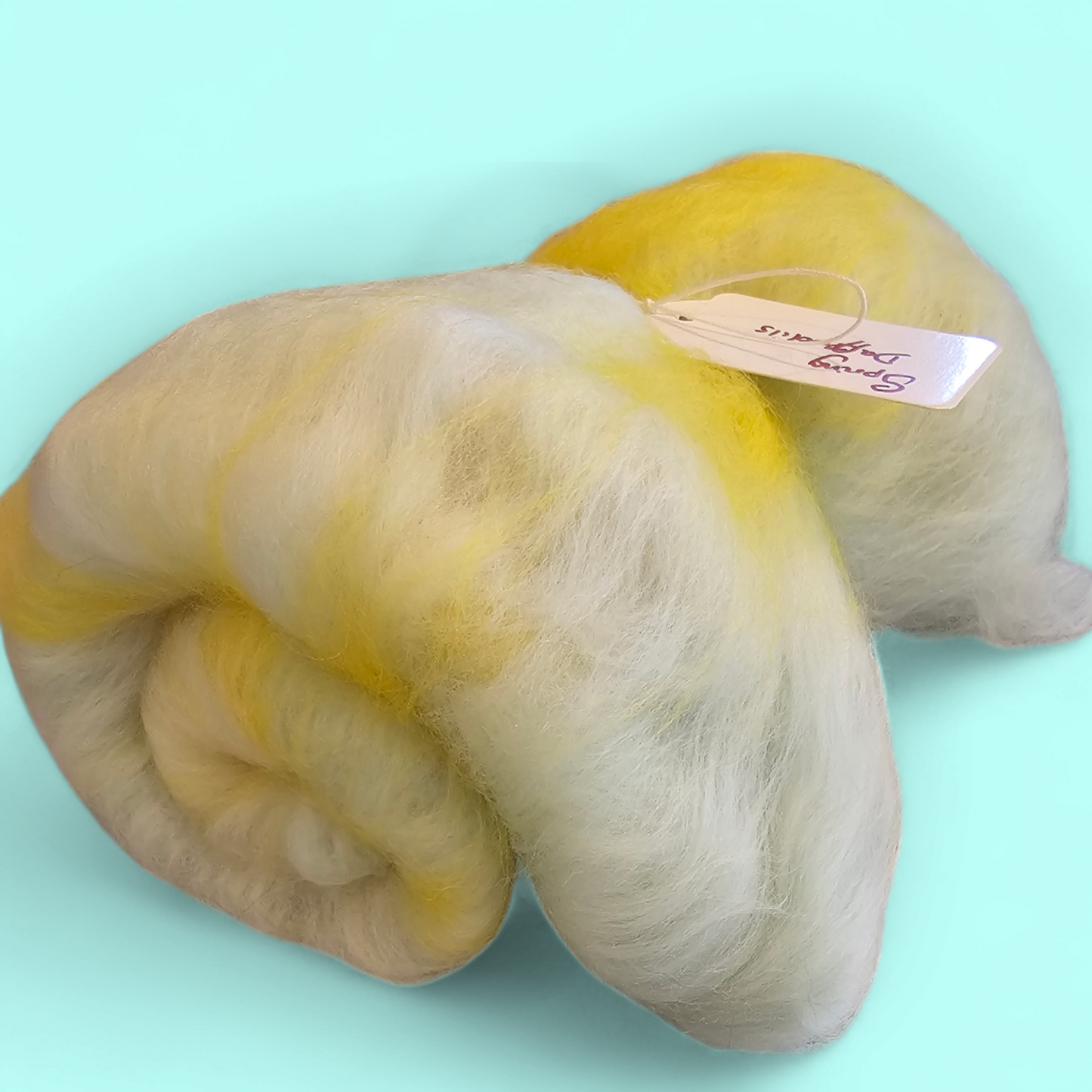 Spring Daffodils. Beautiful wool batt perfect for spinning into yarn, felting or weaving.