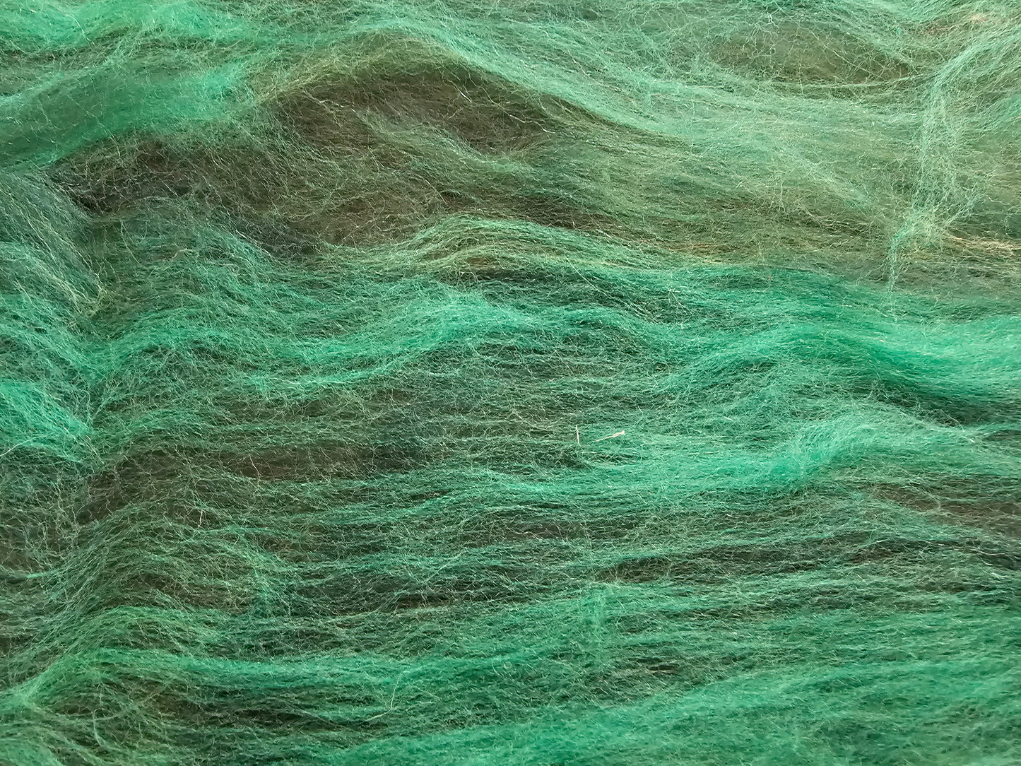 Ivy Green. Beautiful wool batt perfect for spinning into yarn, felting or weaving.